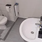 Privatzimmer Hagen ホームステイ *