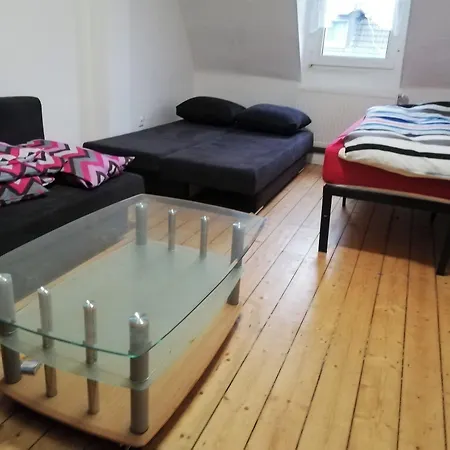 Privatzimmer Hagen ホームステイ *