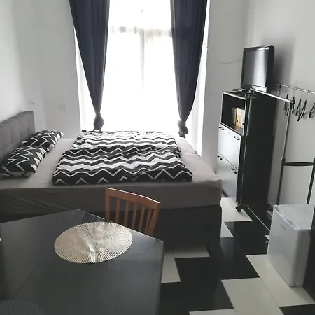 Privatzimmer Hagen ホームステイ *
